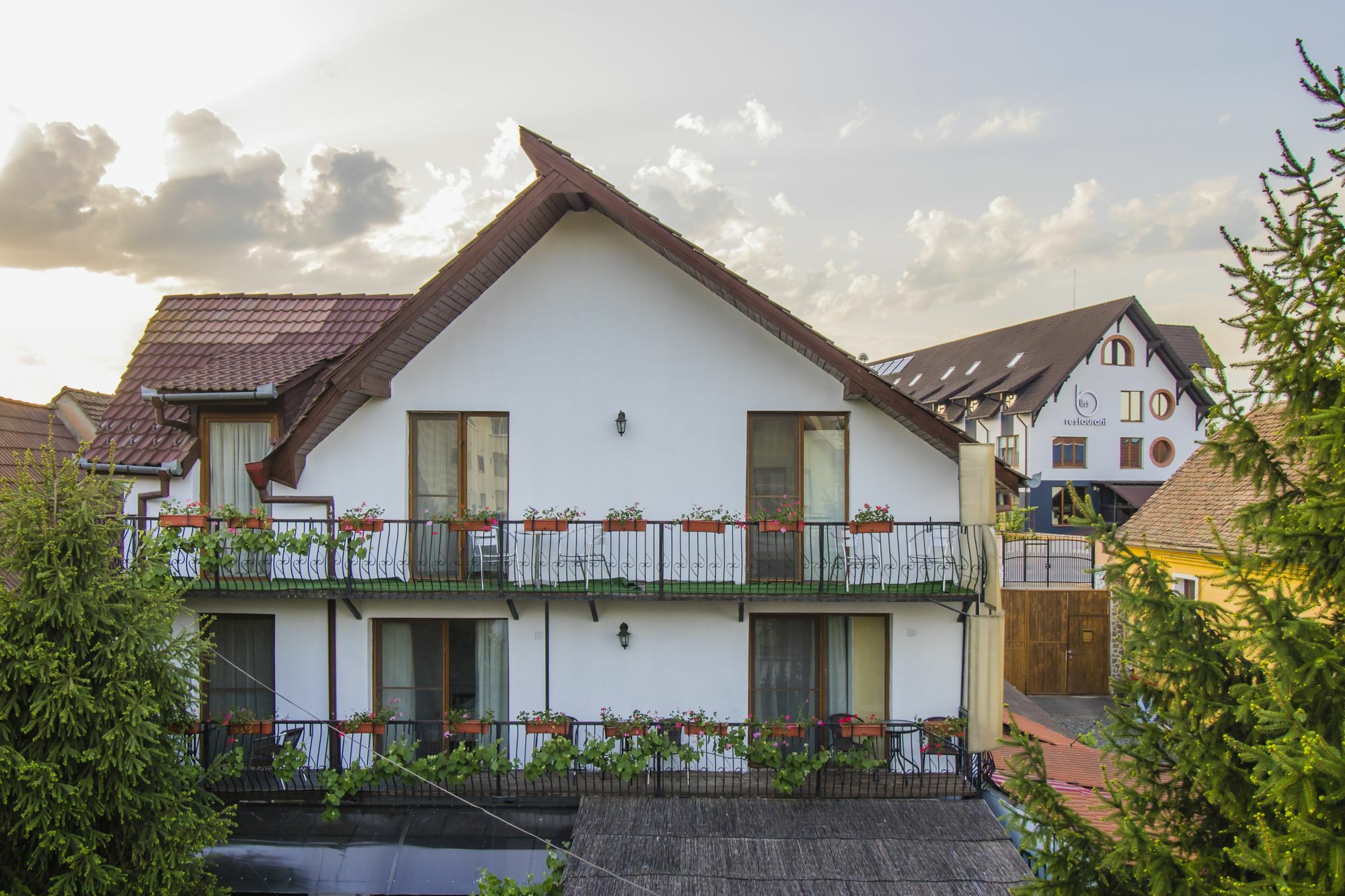 Gasthof Sara Hotel Sibiu Exterior photo